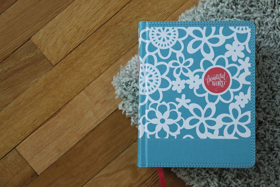 NIV, Beautiful Word Coloring Bible for Girls: Hundreds of Verses to Color by HarperCollins, product view 2