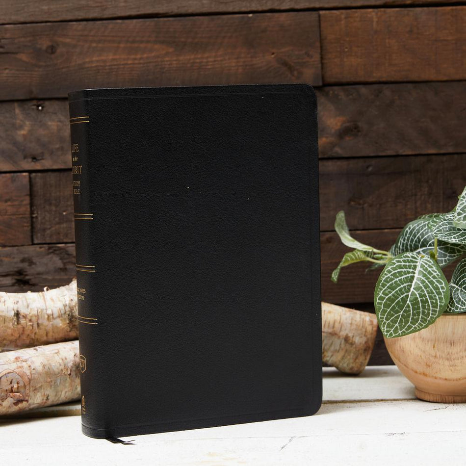 KJV, Life in the Spirit Study Bible, Red Letter Edition: Formerly Full Life Study – Bonded Leather, Black, product view 2