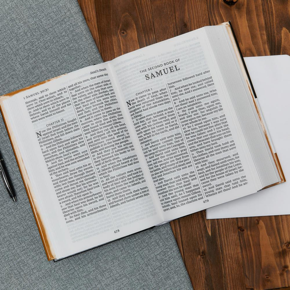 KJV, Pew Bible, Large Print, Hardcover, Burgundy, Red Letter, Comfort Print: Holy Bible, King James Version, product view 2