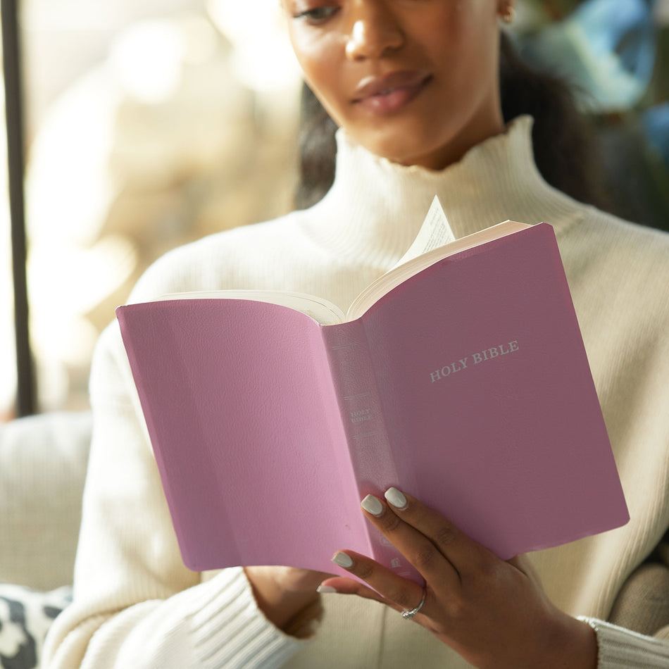 KJV Holy Bible: Gift and Award, Pink Leather-Look, Red Letter, Comfort Print: King James Version: Holy, product view 2