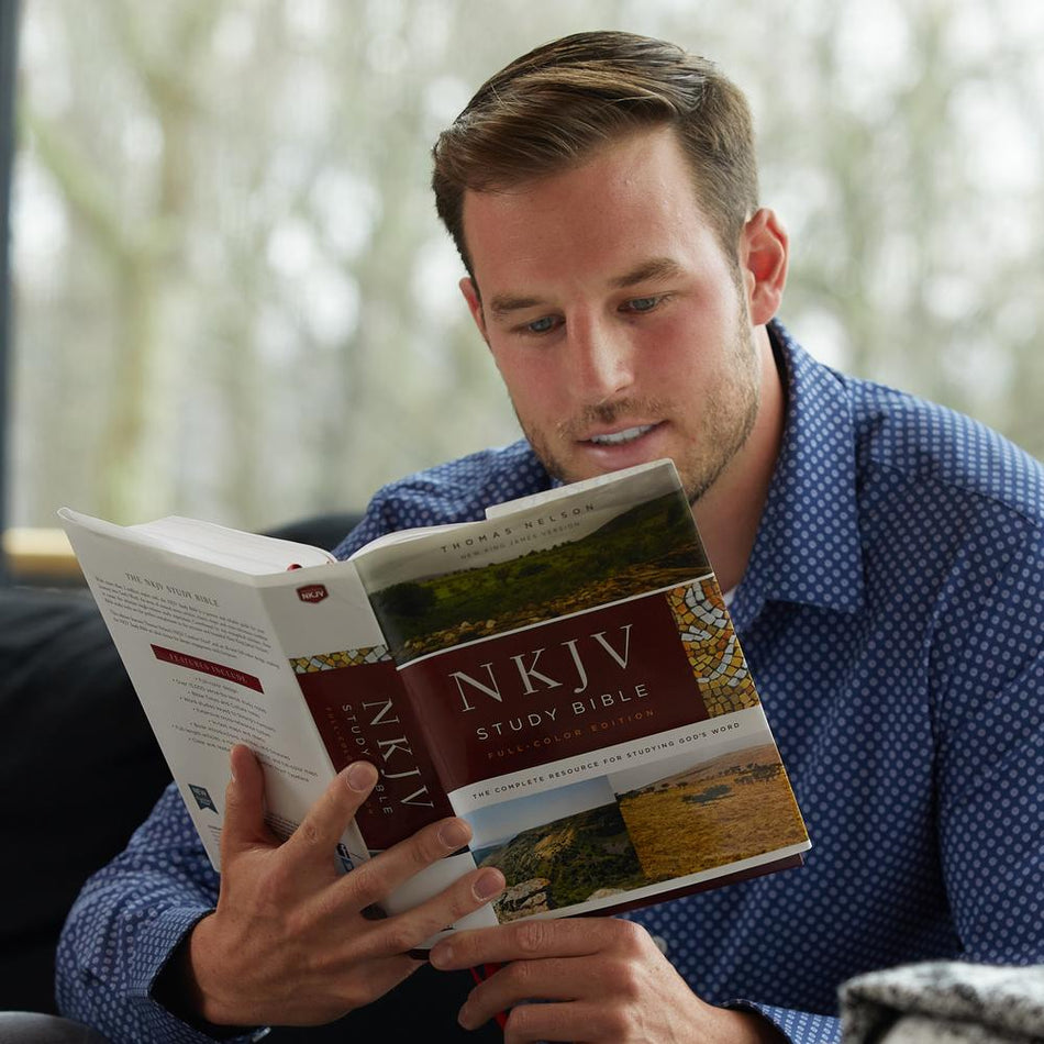 NKJV Study Bible, Full-Color, Comfort Print: The Complete Resource for Studying God’s Word – Hardcover, product view 2
