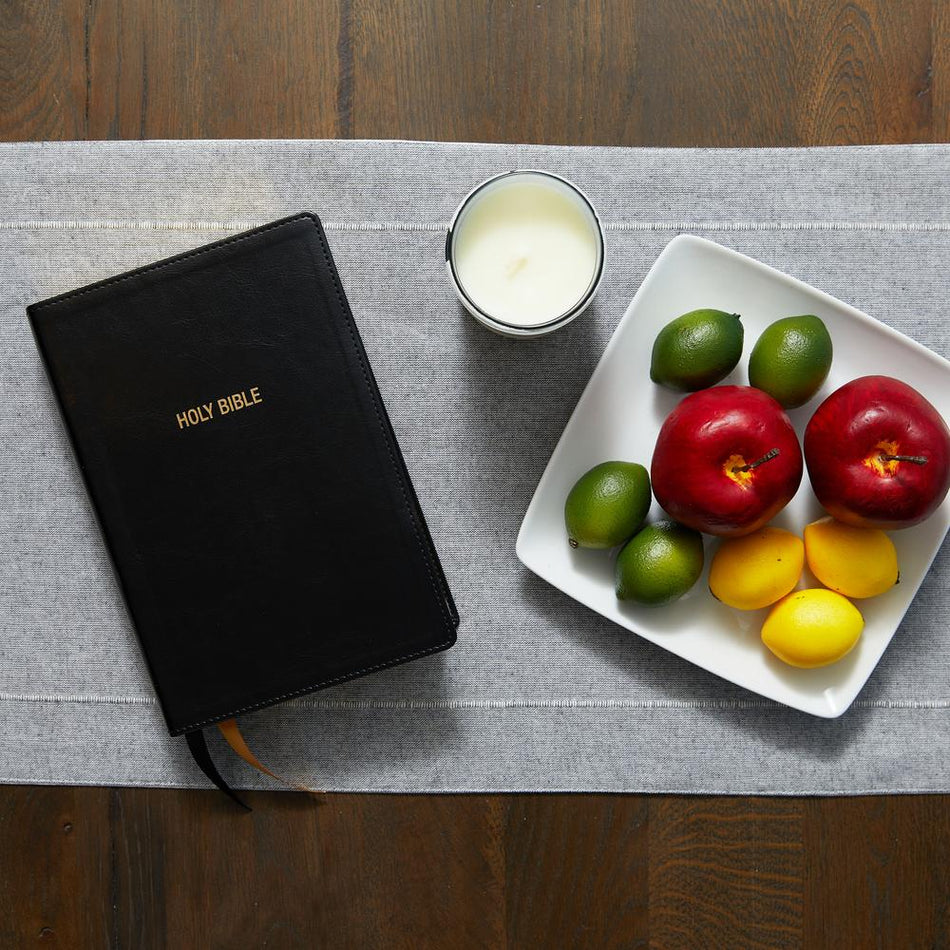 KJV, Foundation Study Bible, Large Print, Red Letter Edition, Comfort Print: Holy Bible, King James Version, product view 2