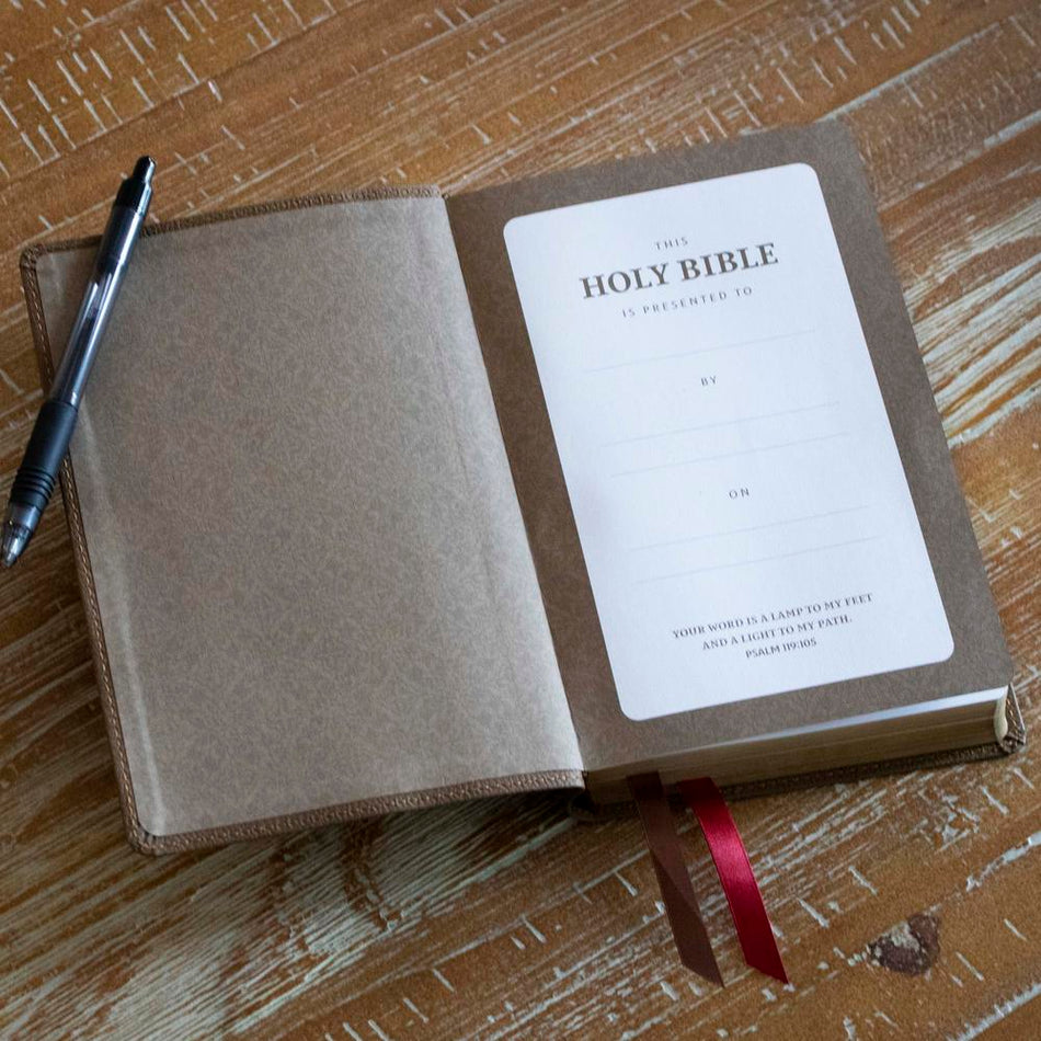 NKJV, Compact Center-Column Reference Bible, Red Letter, Comfort Print – Leathersoft™, Rose by HarperCollins, product view 2