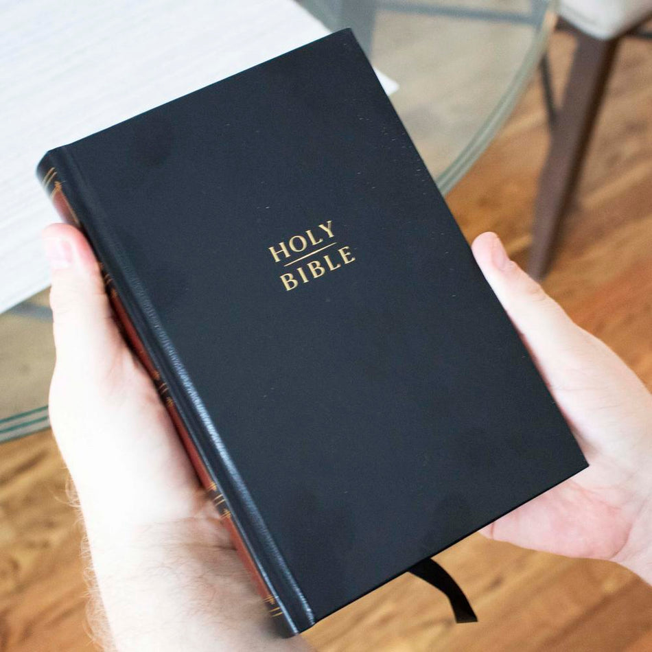 KJV, Compact Center-Column Reference Bible, Red Letter, Comfort Print – Hardcover, Black by HarperCollins, product view 2