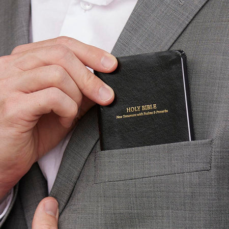 KJV Holy Bible: Pocket New Testament with Psalms and Proverbs, Black Leatherflex, Red Letter, Comfort Print, product view 5