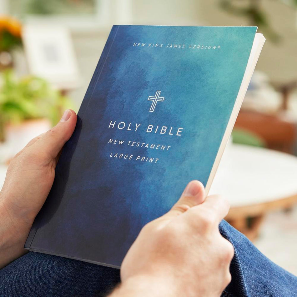Outreach New Testament Bible (NKJV) - Large Print - Cross Softcover by HarperCollins, product view 2
