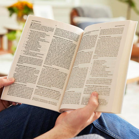 Outreach New Testament Bible (NKJV) - Large Print - Cross Softcover by HarperCollins, product view 6