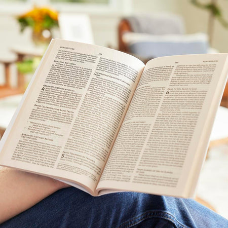 Outreach New Testament Bible (NKJV) - Large Print - Cross Softcover by HarperCollins, product view 7