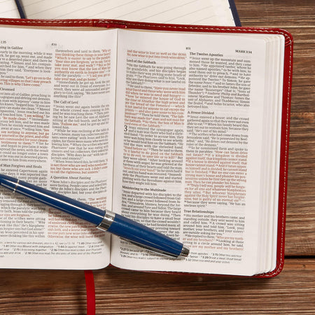 Firefighter's (CSB ) Bible by Broadman and Holman, product view 5