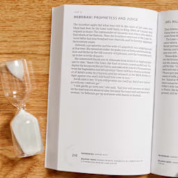 CSB One Minute Bible: Scripture Portions for Daily Devotion