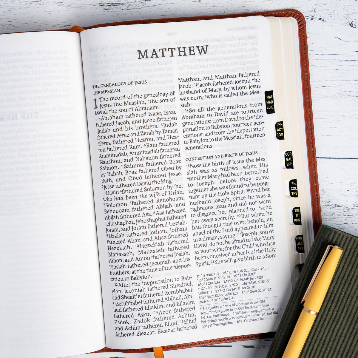 NASB Personal Size Giant Print Bible by Broadman and Holman, product view 7