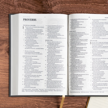 Church Pew Bible (CSB) by Broadman and Holman, product view 5
