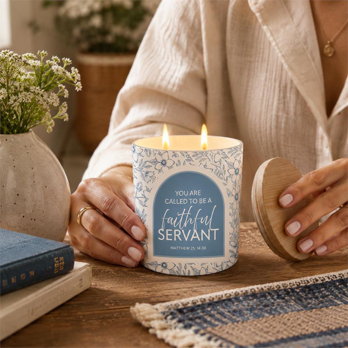 Soy Candle Faithful Servant 13 Oz by Dicksons, product view 4