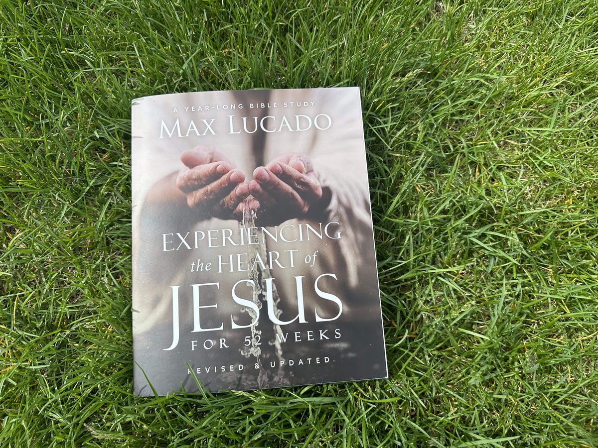 Experiencing the Heart of Jesus for 52 Weeks Revised and Updated: A Year-Long Bible Study by HarperCollins, product view 4