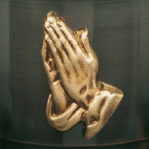 Memorial Urn | Gray | Praying Hands