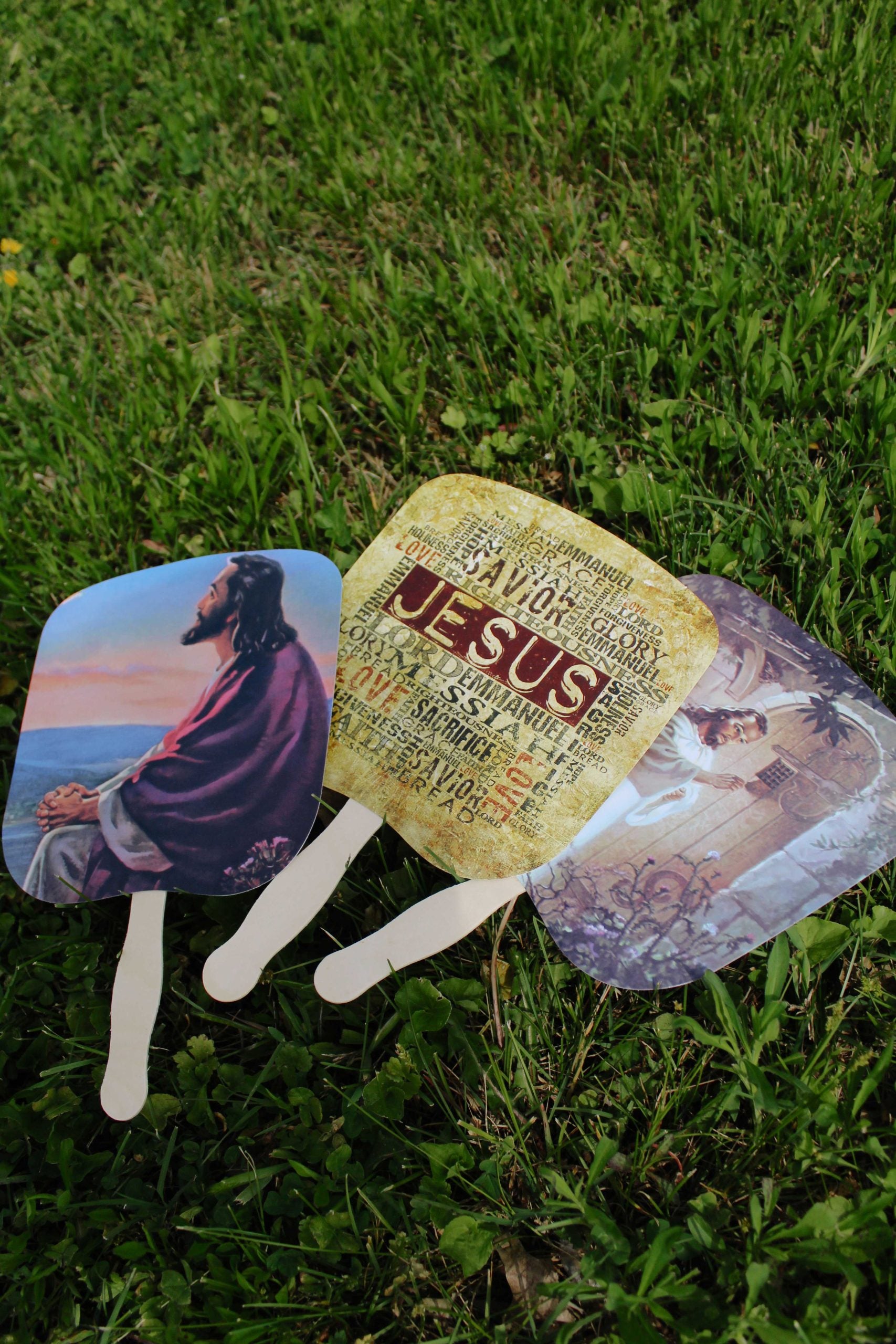 HAND FAN CHRIST AT DAWN PK50