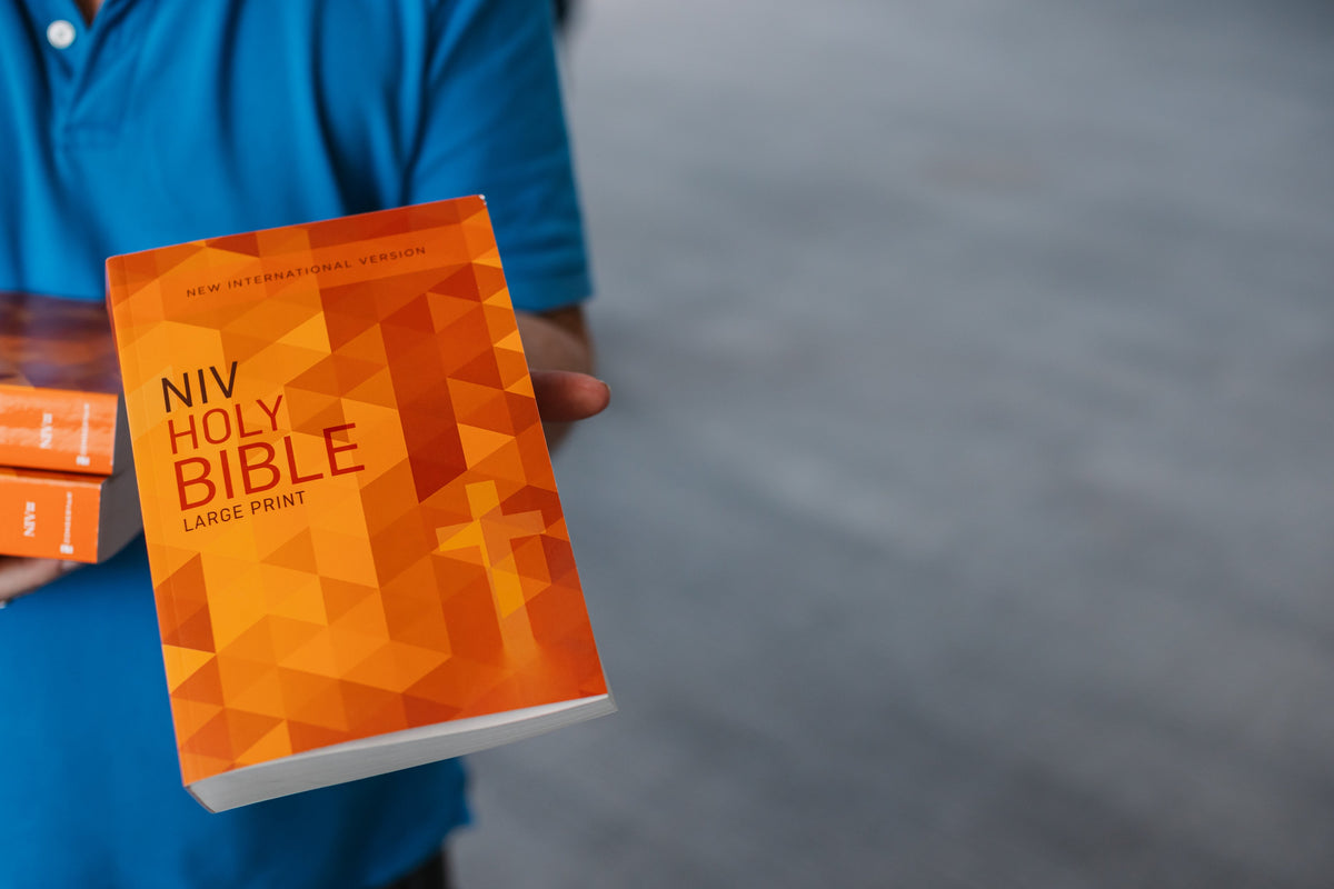 Outreach Bible (NIV) - Large Print - Paperback by HarperCollins, product view 5
