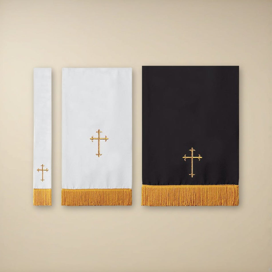 Reversible Parament Black/White Set on a cream backdrop
