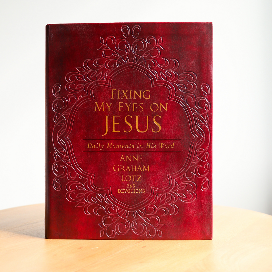 Fixing My Eyes on Jesus: Daily Moments in His Word (A 365-Day Devotional) by HarperCollins, product view 2